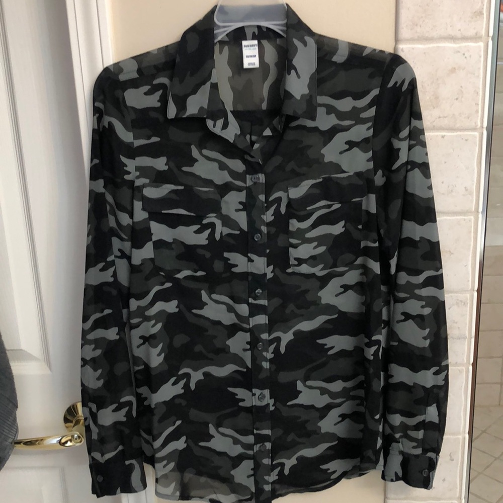 Old Navy Button down shirt.